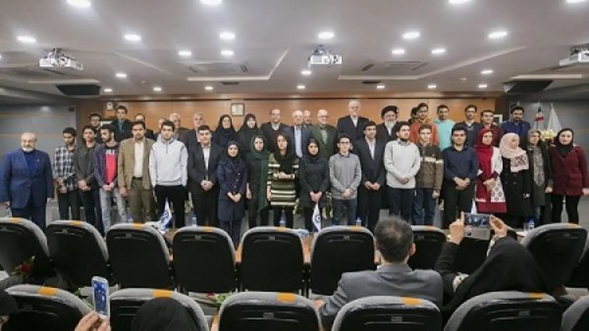بانک‌پاسارگاد از نفرات برتر کنکور سراسری سال 96 تقدیر کرد