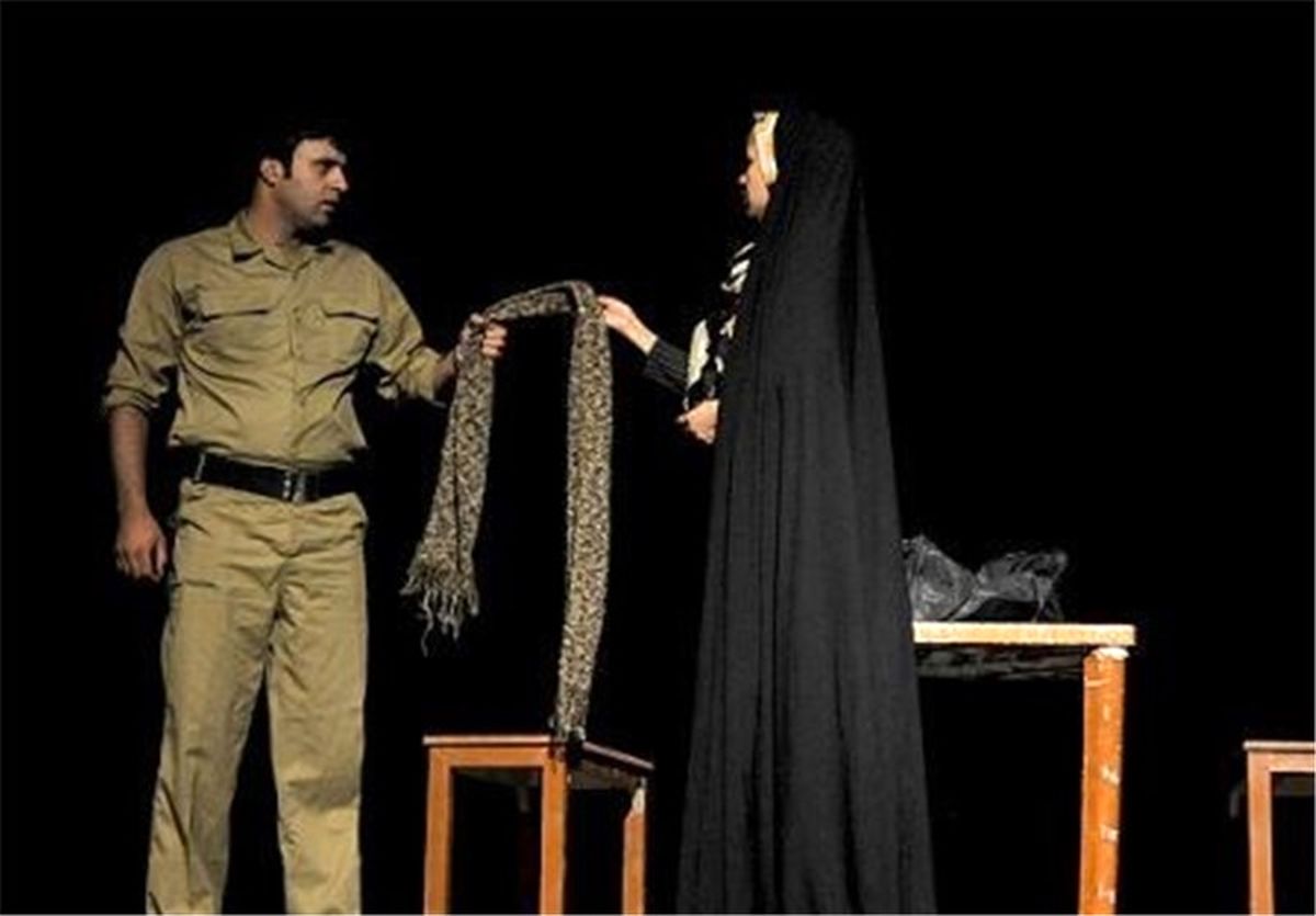آثار نمایشی استان فارس با موضوع دفاع مقدس مستندنگاری و کتاب می‌شود