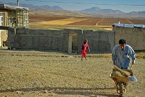 تیمورآباد؛ روستایی فقیر که دولتی‌ها فقرش را تکذیب کردند/ مسئولان استانداری: اهالی با همان 45هزار تومان یارانه زندگی کنند دیگر!