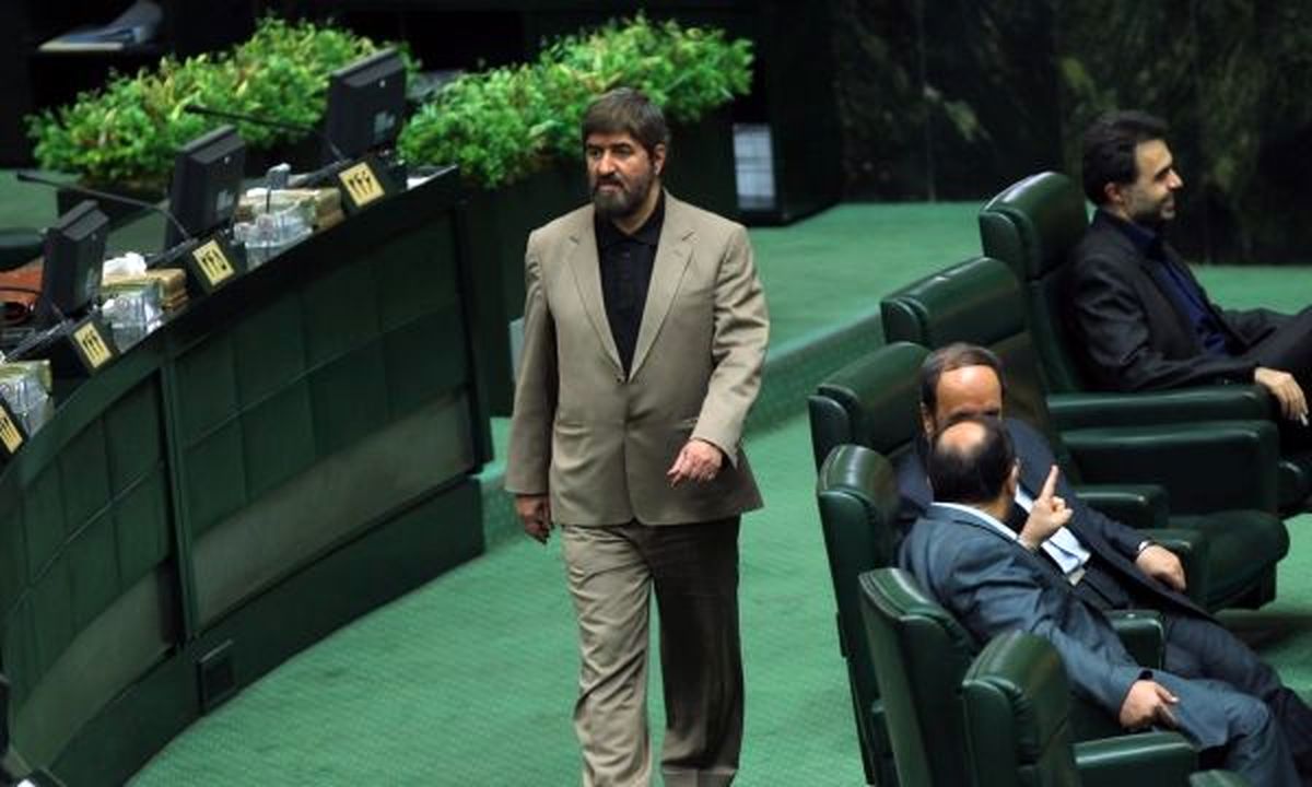لاریجانی، ناطق و عارف گزینه های مناسبی برای مذاکره بین دو جریان هستند /تندروهای اصولگرا نگاه بدی به اصلاح طلبان دارند