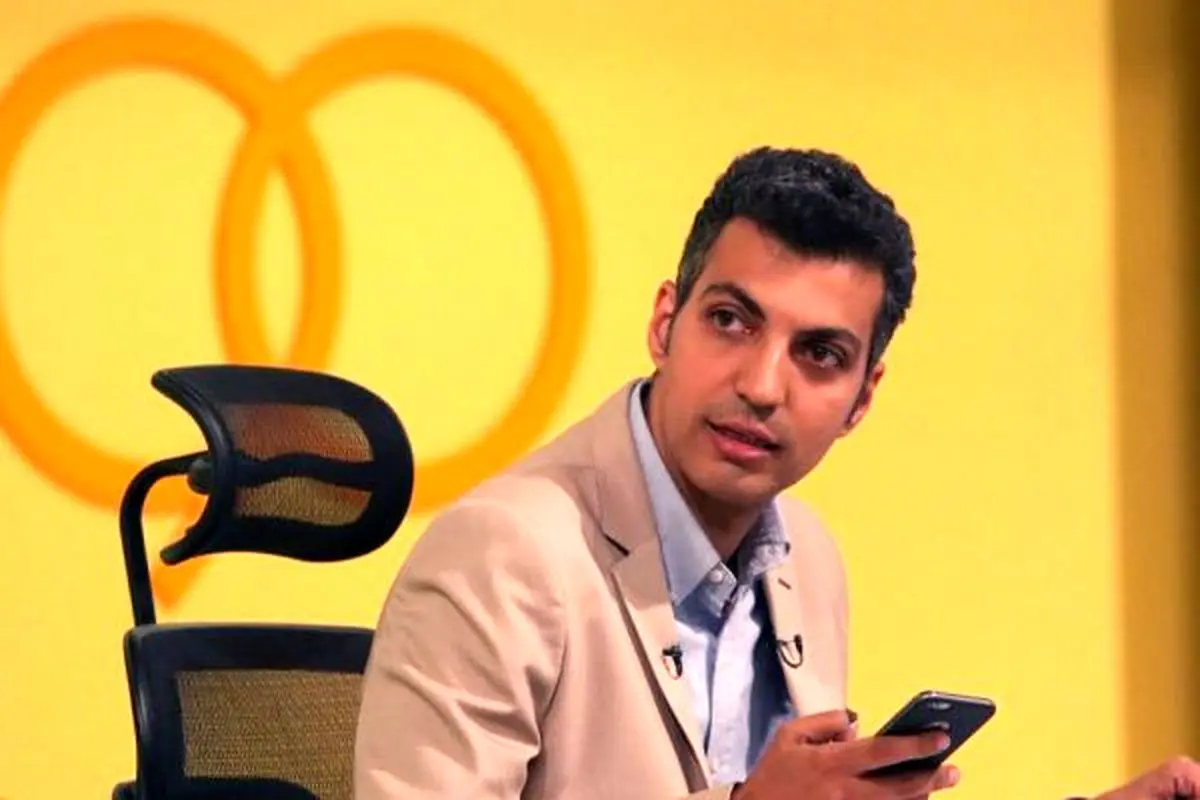 کشف رمز گوشی عادل فردوسی پور از طریق تصاویر آنتن زنده!/فیلم