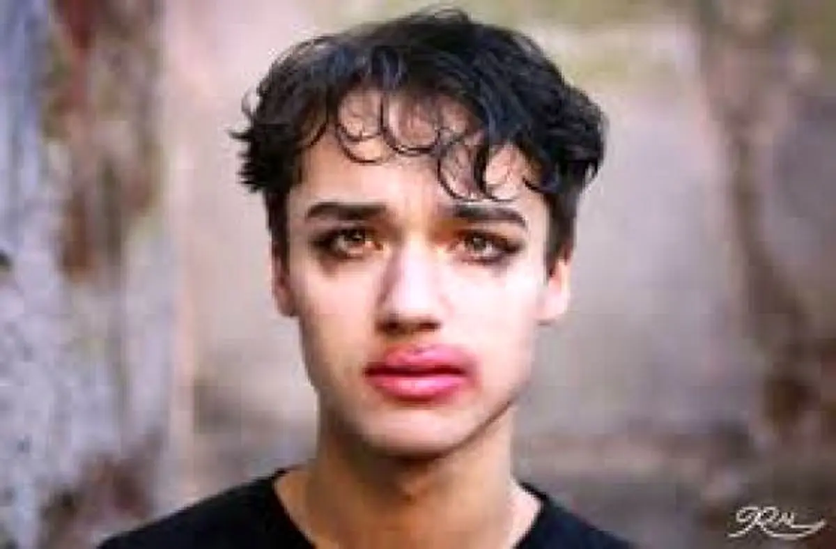 ترنس ها سوژه نمایش می شوند