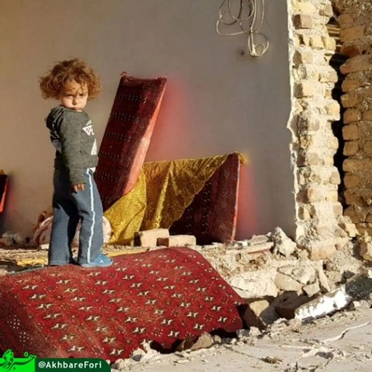 زلزله زدگان روستای شیرین آب؛ چشم انتظار یاری مسئولان