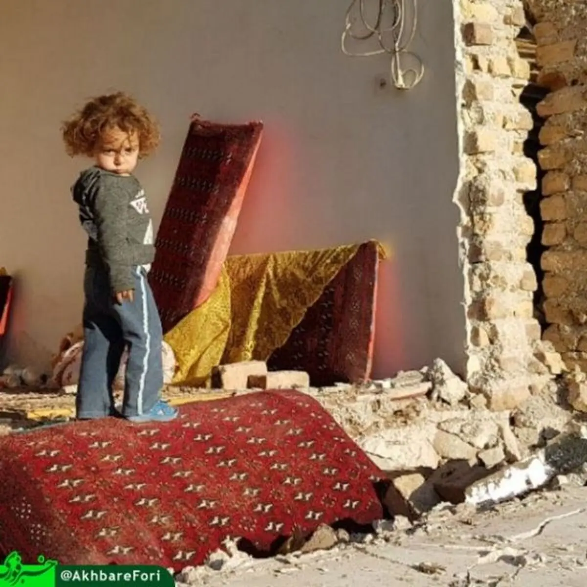 زلزله زدگان روستای شیرین آب؛ چشم انتظار یاری مسئولان