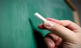 با معلم متخلف زابلی برخورد می شود