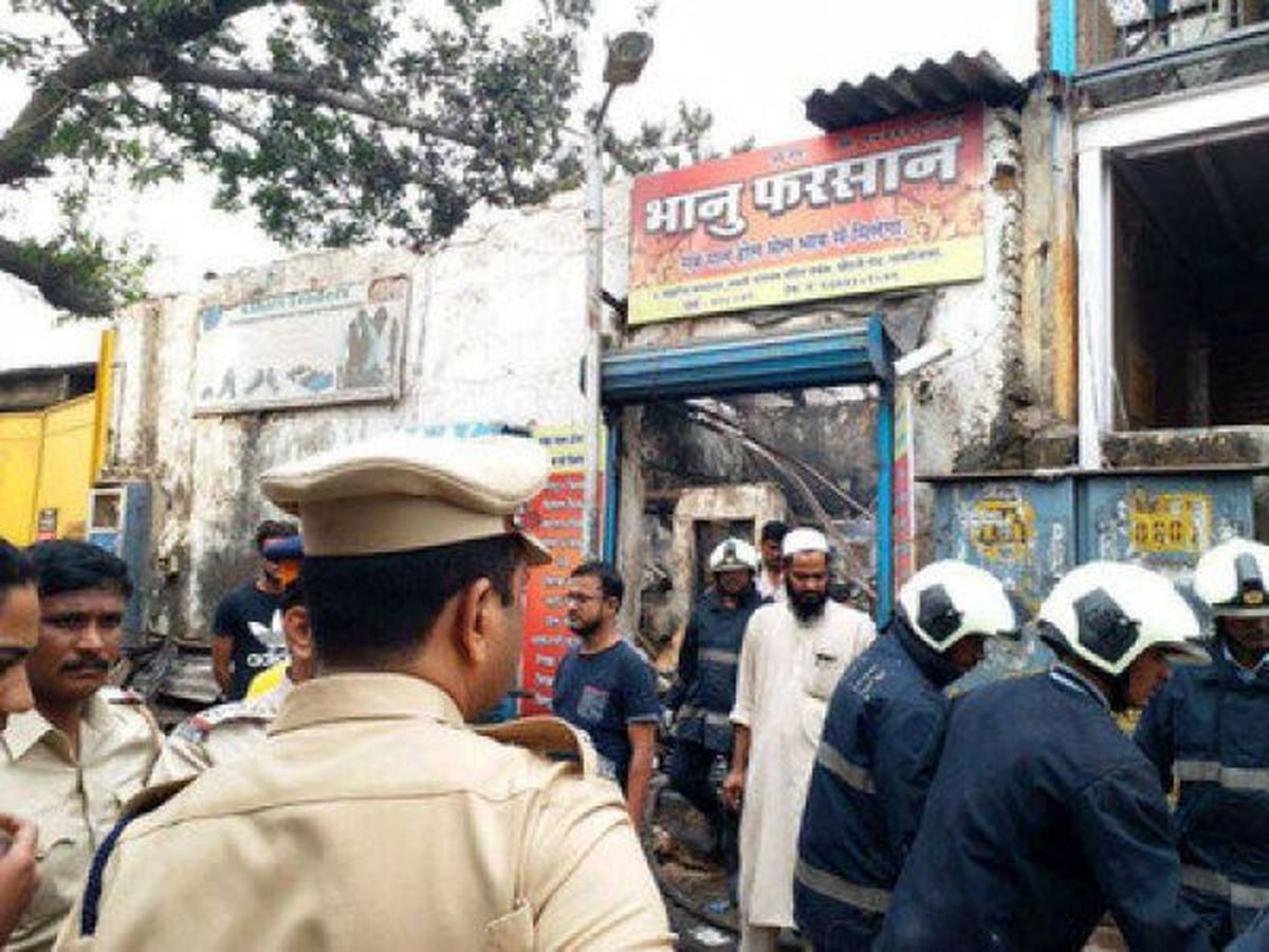 آتش‌سوزی مرگبار در مغازه شکلات‌فروشی در بمبئی