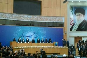 روحانی: وزیر ما همین‌جا به مردم قول می‌دهد دستش روی دکمه فیلترینگ نخواهد رفت