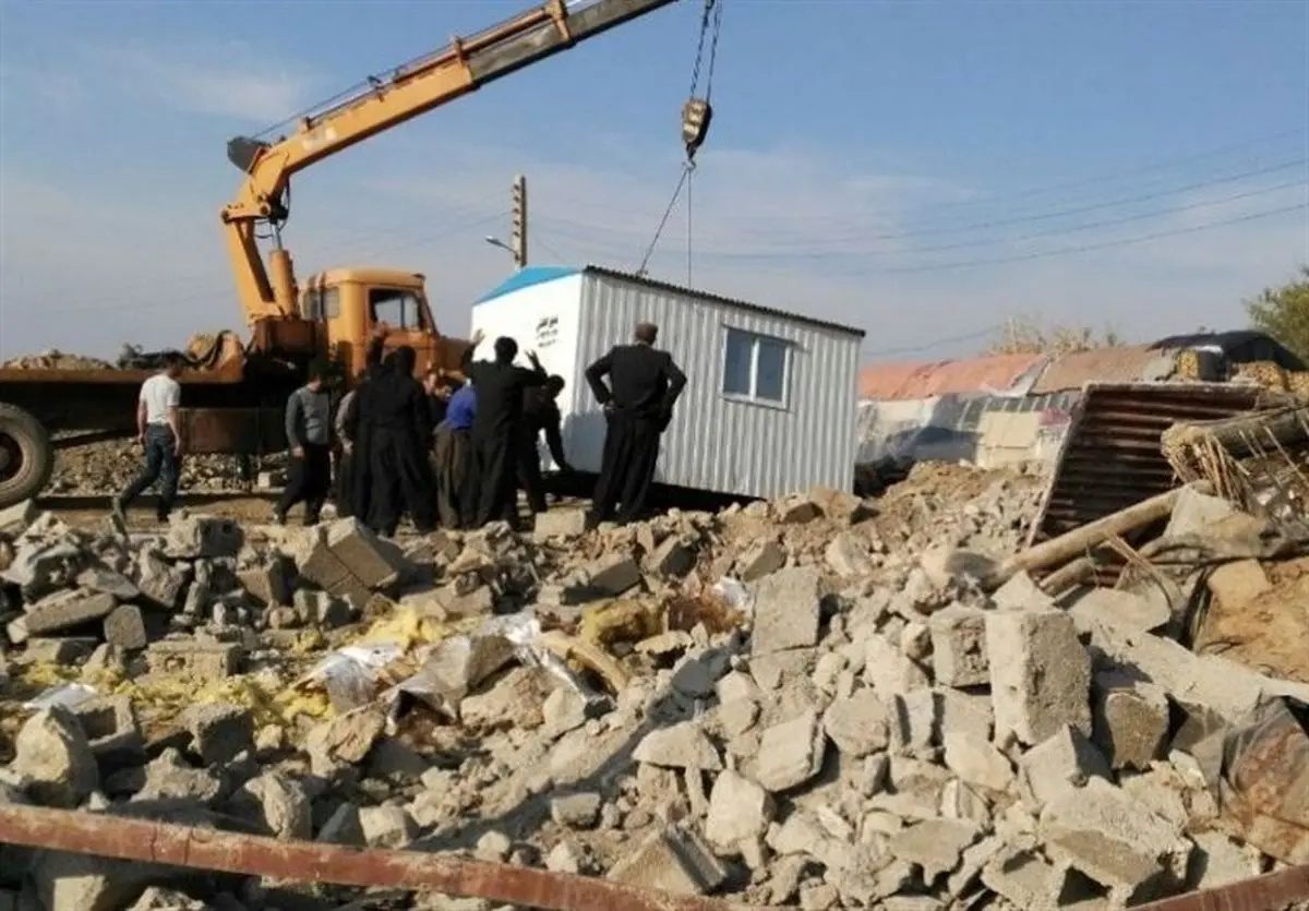 مردم زلزله‌زده راور به ۱۷۰۰ کانکس نیاز دارند