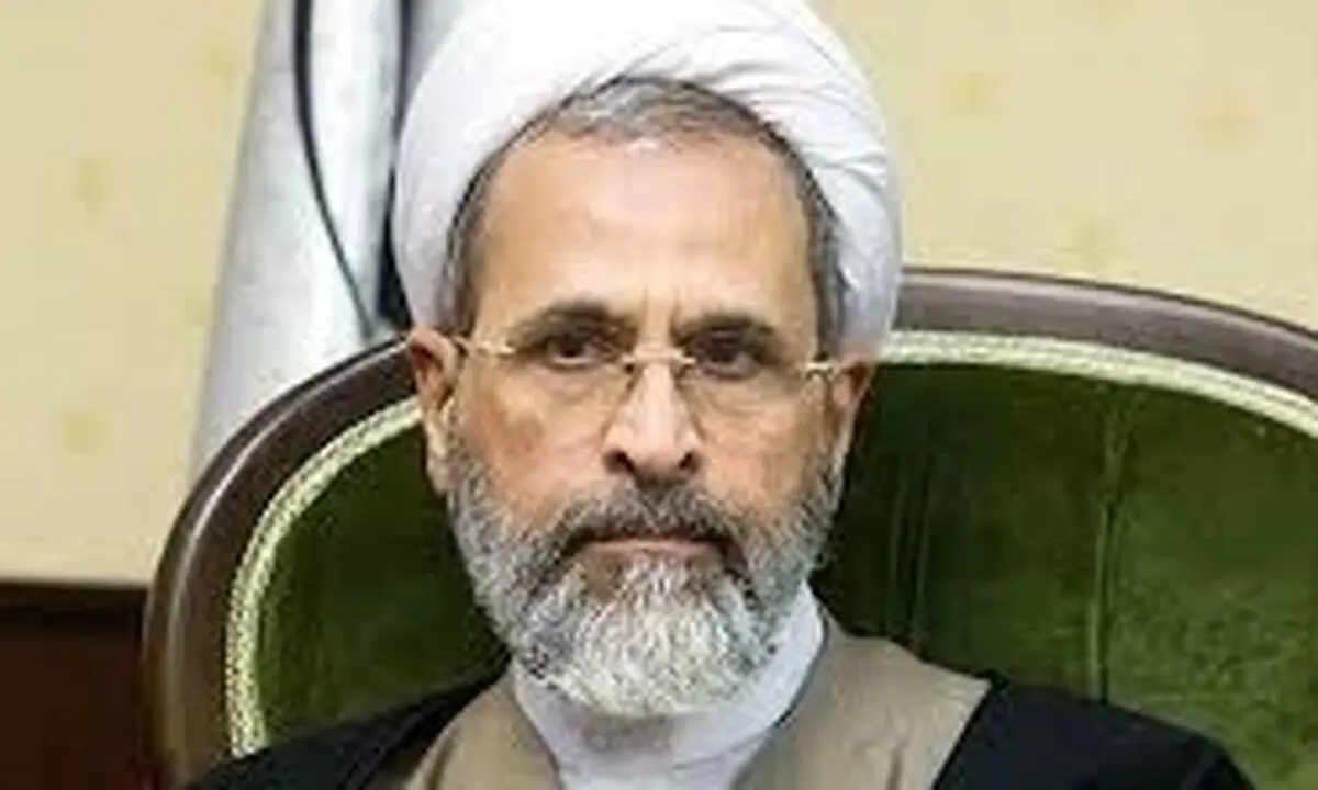 روحانیت به هیچ مجموعه ای گره نخورده است/ باید نگران فاصله طلاب با توده‌های مردم باشیم/ تزلزل پایه‌های علمی حوزه یک آسیب است