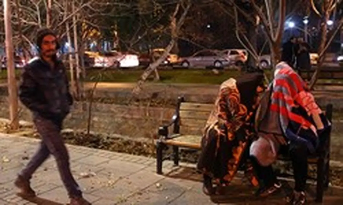 مراجعه مردم زلزله‌زده کوهبنان به هلال‌احمر، بیمارستان و پمپ‌بنزین/ مردم به چادر نیاز دارند