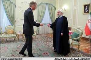 روحانی: هیچگاه از حق خود در صادرات نفت نمی‌گذریم
