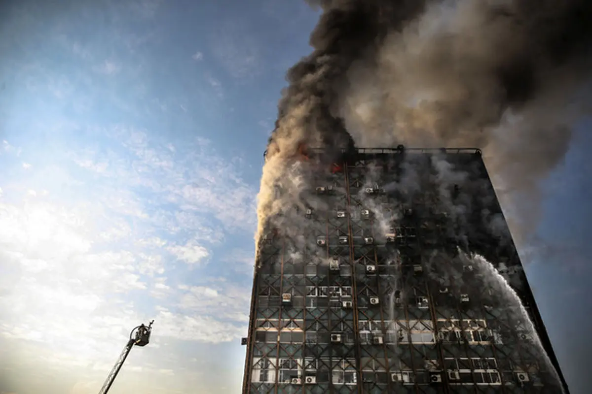 ویدئوی جدیدی که خبرگزاری صداوسیما از لحظه تخریب ساختمان پلاسکو و از نمایی نزدیک منتشر کرد