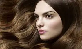 ۷ کار روزمره برای داشتن مو‌های زیبا