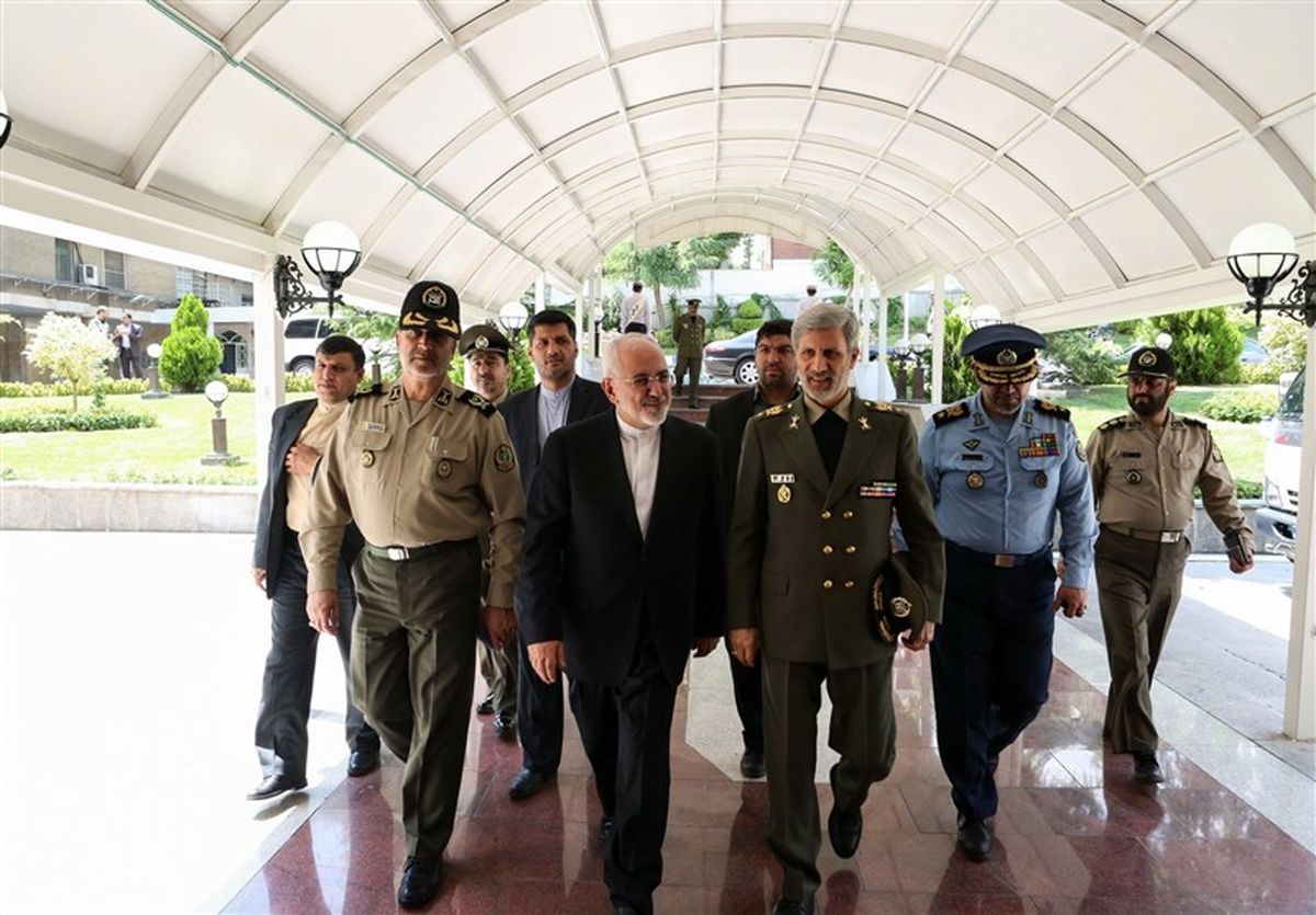 ظریف از دستاوردهای صنعت دفاعی کشور بازدید کرد