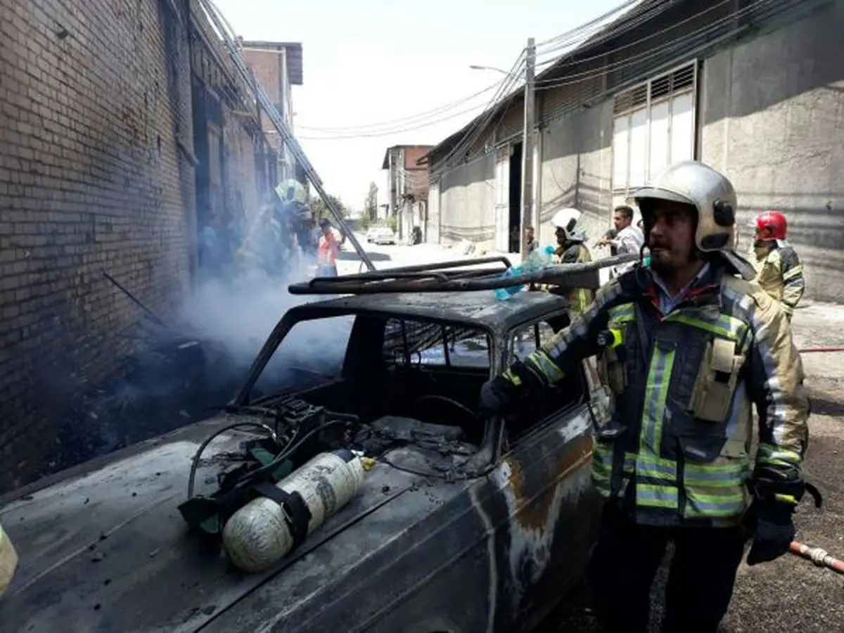 آتش‌سوزی گسترده در کارگاه مبل‌سازی