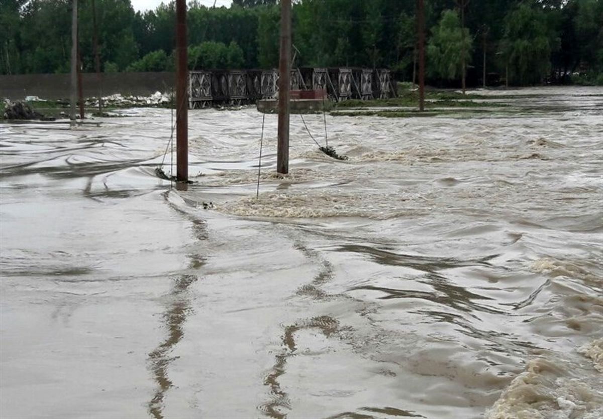 بارش شدید باران در مناطق شمالی استان سمنان سیلاب راه انداخت