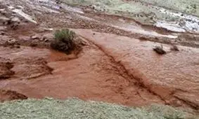 مسدود شدن 300 متر از جاده در محور خطیر‌کوه/ پل چوبی رودخانه سر‌تنگه کنگلو تخریب‌ شد