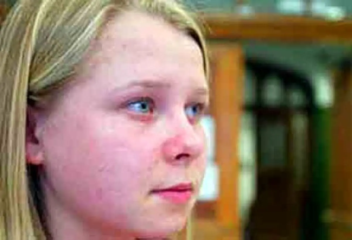 دختری با چشمانی خارق العاده