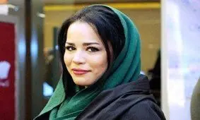 کامیون رانی خانم بازیگر در جاده فیروز کوه