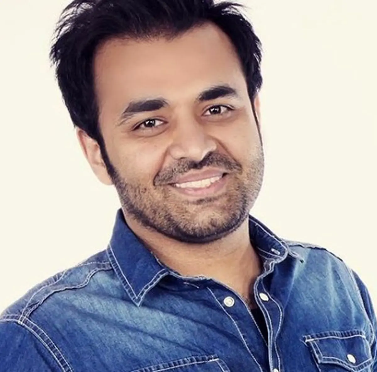 موزیک ویدئو ی "بیقرارم" با صدای میثم ابراهیمی و مهدی آذر