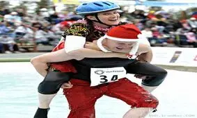 عکسهای جالب از مسابقه زن ذلیل ها (حمل همسر)