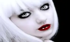 مدل های آرایش عجیب دختران با تیغ زدن