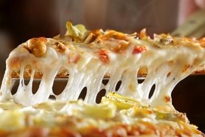 نرخ فروش پنیر پیتزا در فروشگاه‌های زنجیره‌ای چقدر است؟