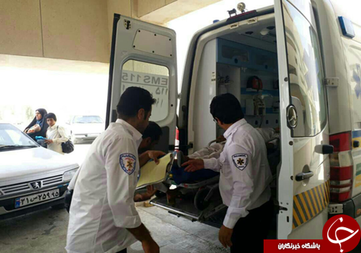 ۴مجروح در واژگونی خودرو تویوتا محور سرباز + تصاویر