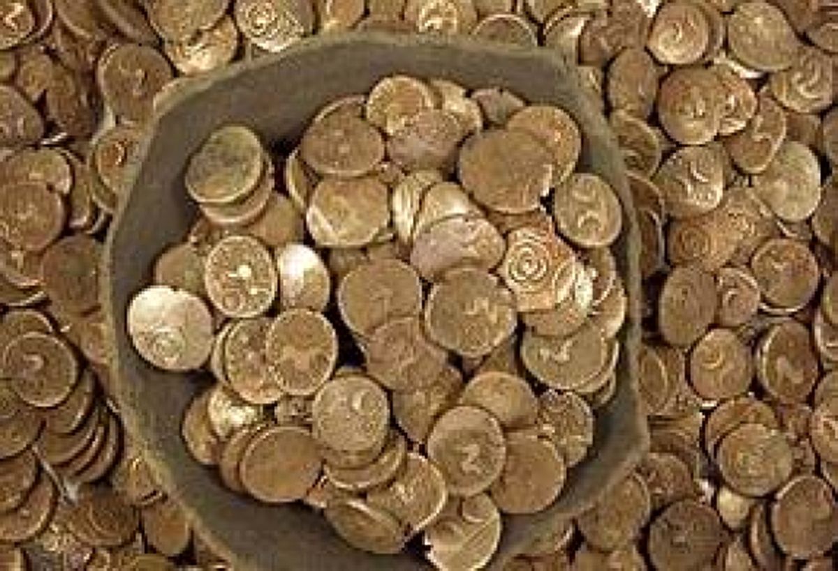 کشف سکههای ۱۲۰۰ ساله از جیب یک چوپان