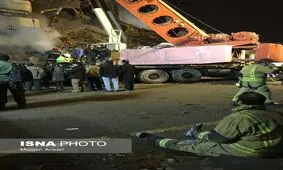 اظهارات یکی از آتش نشان ها درباره دشواری عملیات رسیدن به زیرآوارماندگان