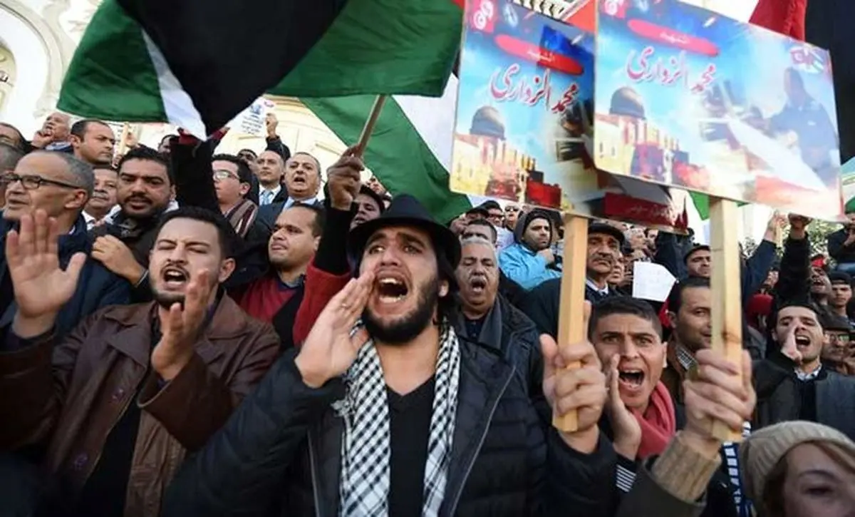 معترضان تونسی جاده مرزی با لیبی را بستند