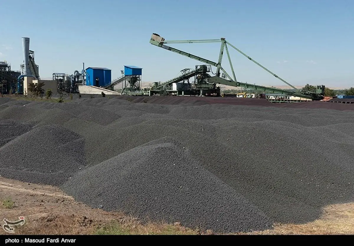 نامه شریعتمداری به گمرک/ عرضه تمام آهن اسفنجی کشور در بورس کالا قبل از صادرات
