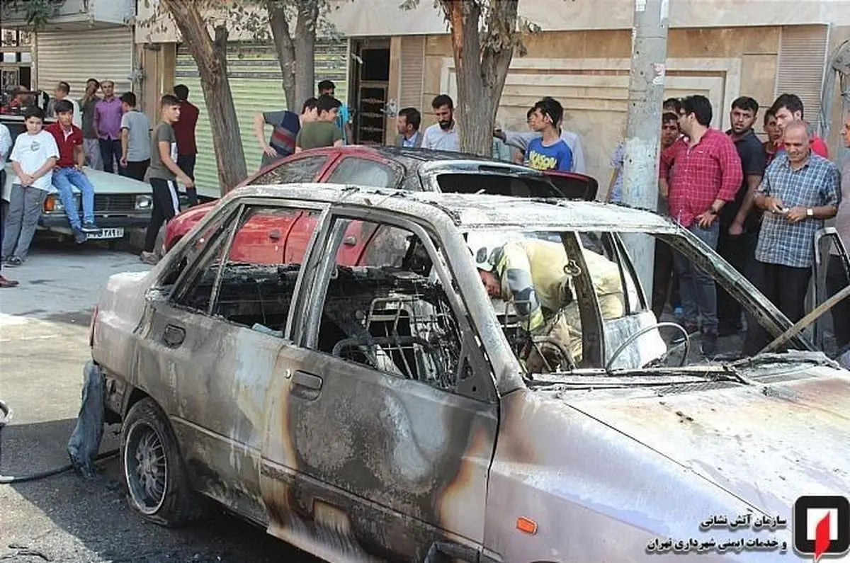 آتش گرفتن همزمان ۳ خودرو در شهرری + تصاویر