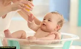 چگونه یک نوزاد تازه متولد شده را حمام کنیم