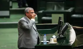 جلسه استیضاح با اعتراض برخی نمایندگان متوقف شد / لاریجانی اعلام تنفس کرد