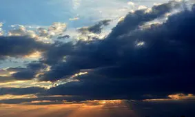 رگبار و رعد و برق در راه گلستان