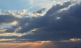 رگبار و رعد و برق در راه گلستان
