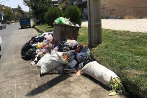 زباله ها روی دست شهرداری مریوان مانده است
