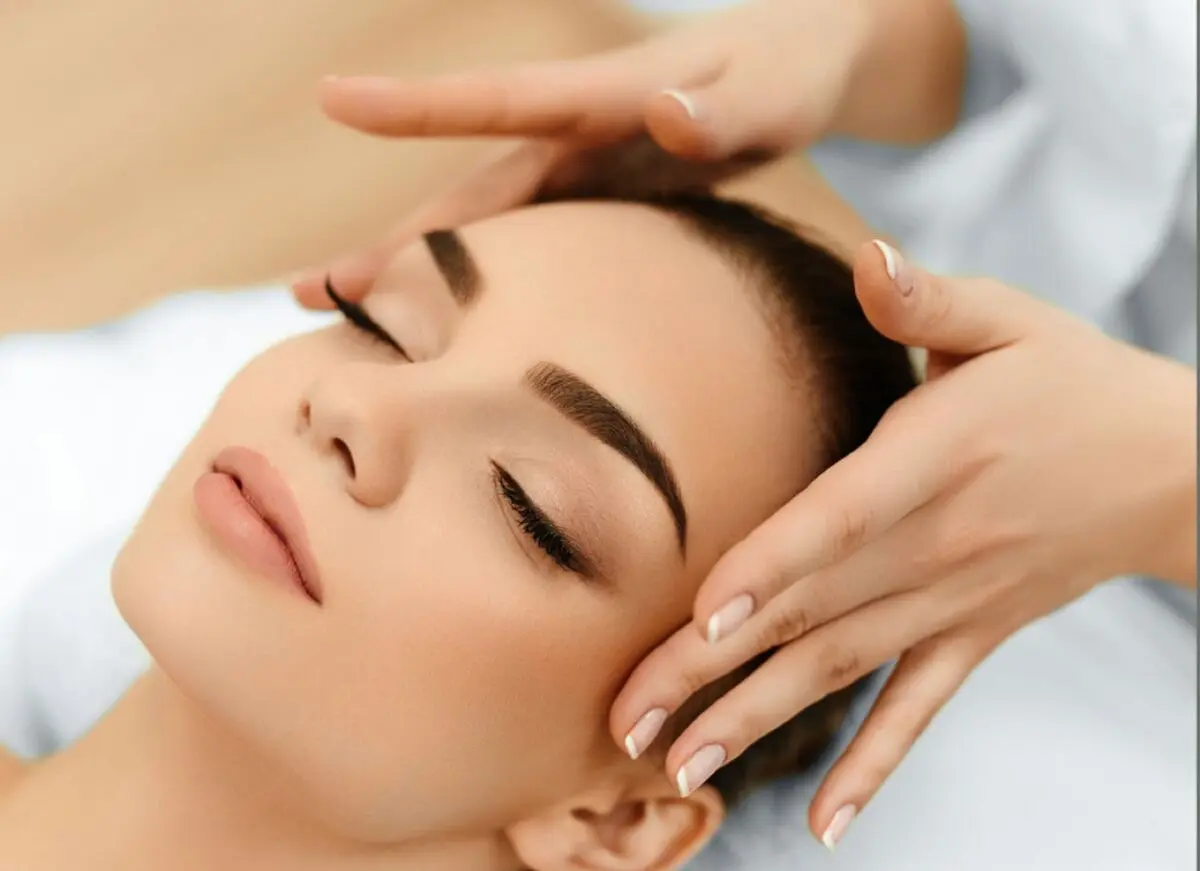 چگونه پوست صورت خود را در خانه پاکسازی کنیم؟