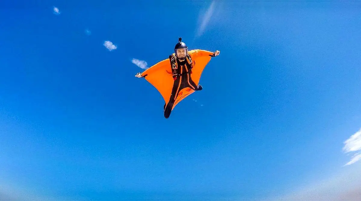 تصاویر خیره کننده از پرواز با وینگ سوت