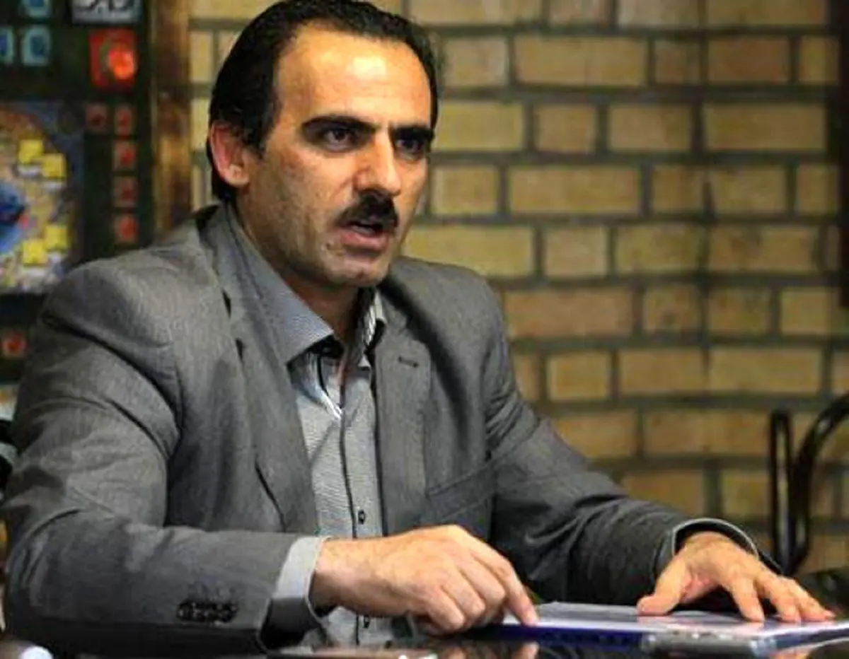 روحانی به جای برگزاری رفراندوم به فکر حل مشکلات مردم باشد