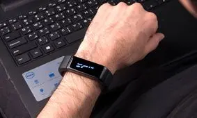 یک ایرانی مچ بند هوشمند پزشکی تولید کرد