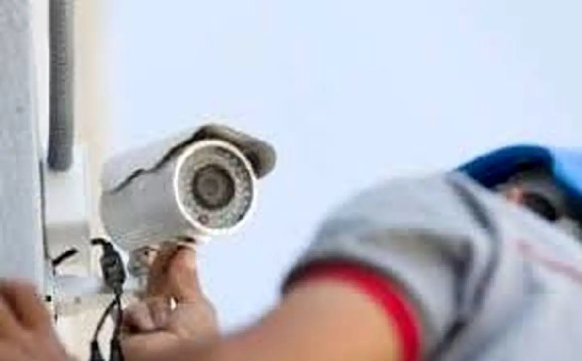 صاحب یک هتل در حمام اتاق 34 زن جوان دوربین مخفی جاسازی کرده بود!