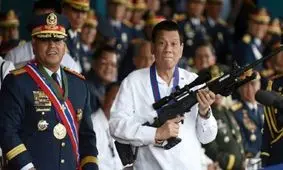 اعدام افراد فاسد در برنامه زنده تلویزیونی