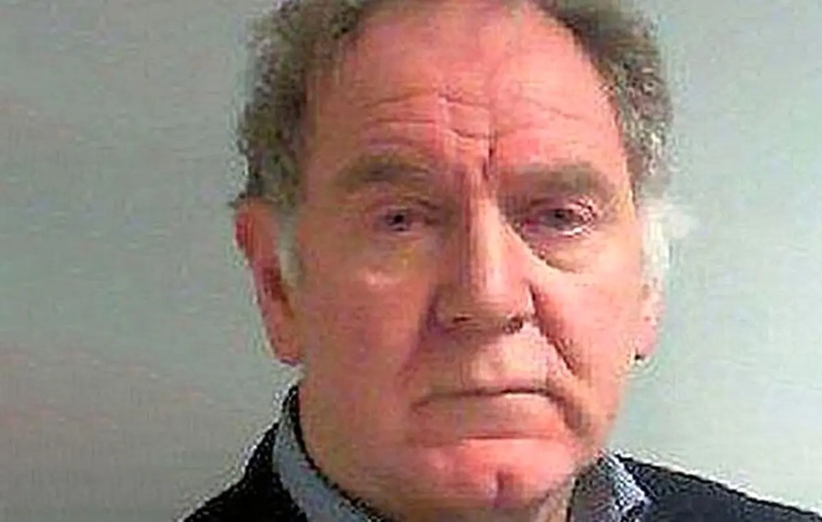 معلم خصوصی با 22 دختر 16 ساله چه کرد؟