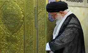 غبارروبی مضجع مطهر حضرت امام رضا (علیه‌السلام) با حضور رهبر انقلاب