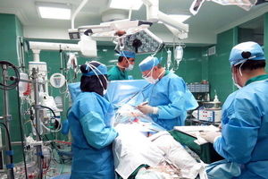بهینه‌سازی "سیستم پایش میزان اکسیژن بافت مغز در حین جراحی قلب باز"
