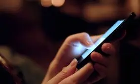 نور آبی موبایل کورتان می‌کند!