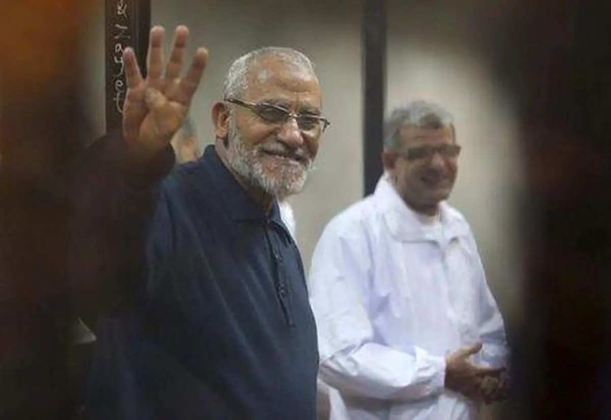 صدور حکم حبس ابد علیه رهبر اخوان المسلمین مصر