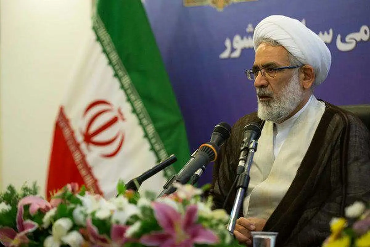 اینطور نیست که موریانه فساد به بدنه نظام افتاده باشد